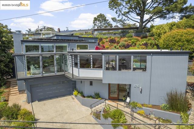 8715 Don Carol Drive, El Cerrito CA: https://media.crmls.org/mediaz/9f3506bf-5e72-47e6-8c54-dd5ff4cf34b6.jpg