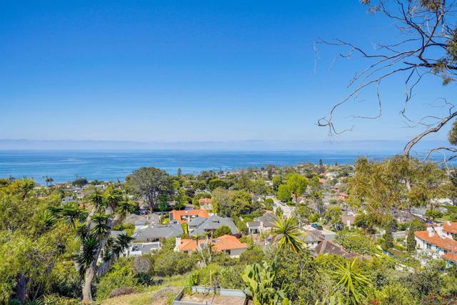 5995 La Jolla Corona Dr., La Jolla CA: https://media.crmls.org/mediaz/9f35e6c5-795b-44f9-999d-dbb8ebd0d4b2.jpg