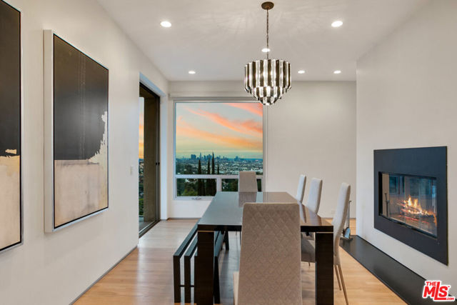 2742 Creston Drive, Los Angeles CA: https://media.crmls.org/mediaz/9f365fd3-23d9-460c-b200-87d7526eadac.jpg