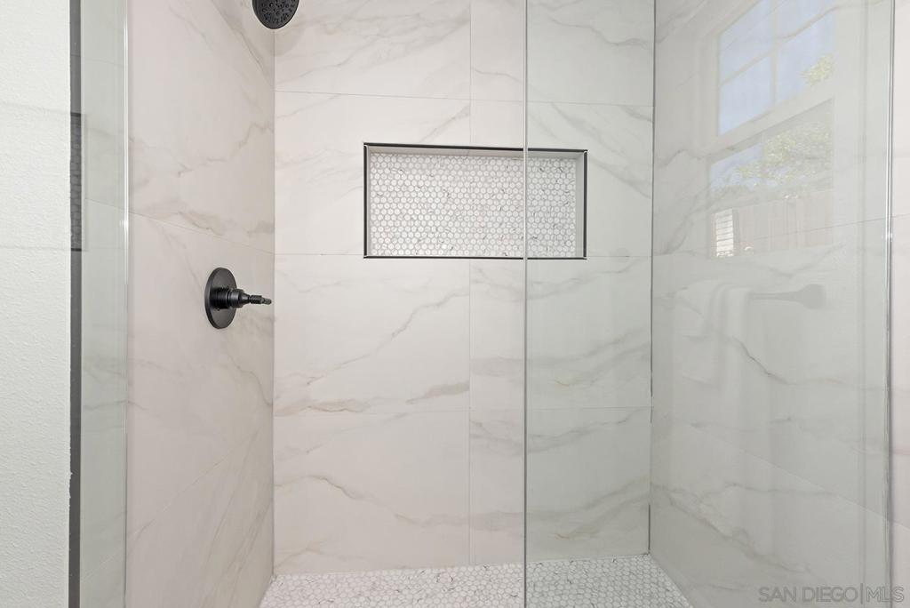 MLS #250043037SD image #27