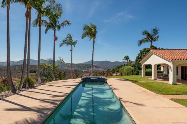 30343 Calle La Reina, Bonsall CA: https://media.crmls.org/mediaz/9f36aa94-abaf-427f-b196-fe1bc0a2e77b.jpg