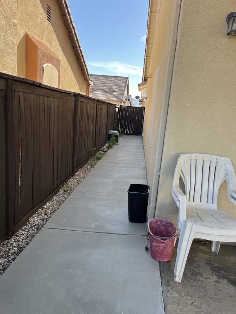 2723 Hazy Way, Banning CA: https://media.crmls.org/mediaz/9f36e461-d77a-4aec-bc74-848bcc6ce770.jpg