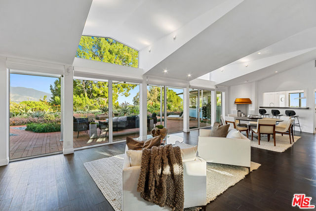 Great Room/Sitting Area