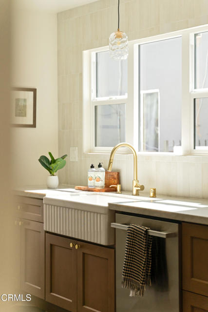 Detail Gallery Image 13 of 45 For 4170 4th Ave, Los Angeles,  CA 90008 - 3 Beds | 3 Baths