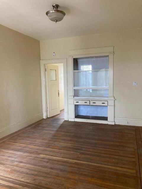 236 6th Avenue, San Francisco CA: https://media.crmls.org/mediaz/9f388116-a6e6-413b-90fe-3c23dc374726.jpg