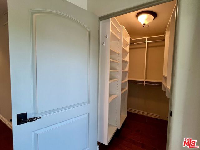 4301 Los Feliz Boulevard, Los Angeles CA: https://media.crmls.org/mediaz/9f38e627-a644-4317-b01a-3d6ea6a3ab57.jpg