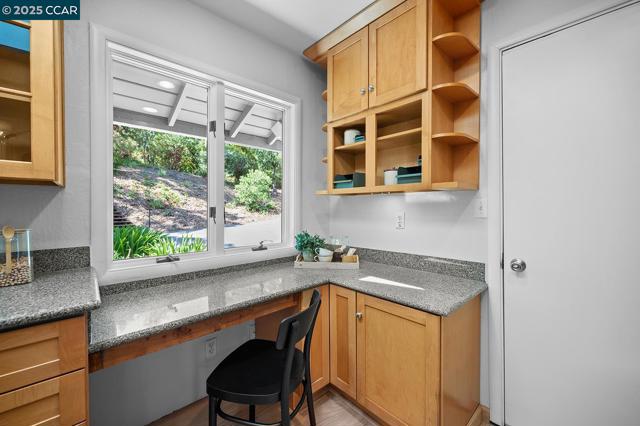 196 Miramonte Rd, Walnut Creek CA: https://media.crmls.org/mediaz/9f3934d3-51dd-4de1-aec8-b4eb3ff6fbcc.jpg