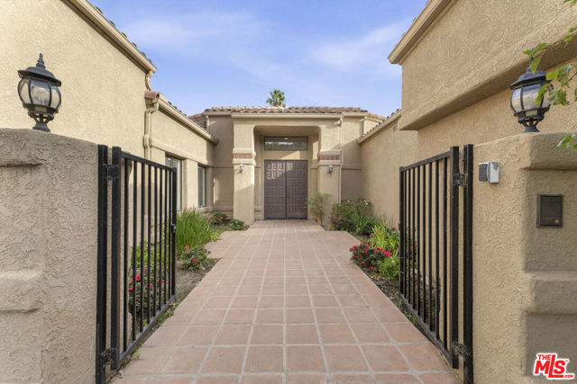 3516 Malibu Country Drive, Malibu CA: https://media.crmls.org/mediaz/9f394396-73c2-4c82-88be-0699359d2c05.jpg