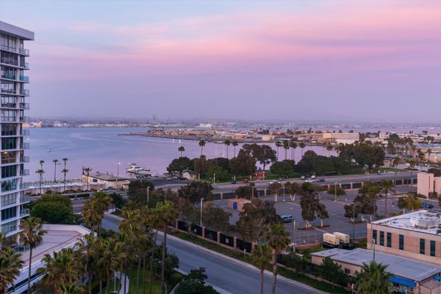 1830 Avenida del Mundo, Coronado CA: https://media.crmls.org/mediaz/9f3b4a24-9e8f-49e0-985a-c2889b030950.jpg