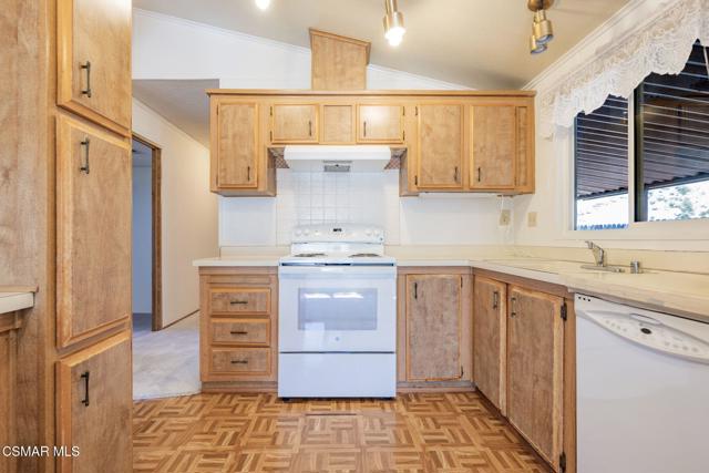 24425 Woolsey Canyon Road, Canoga Park CA: https://media.crmls.org/mediaz/9f3bb1cc-68bf-4032-96c8-74412c458416.jpg