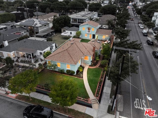 2029 Hill Street, Santa Monica CA: https://media.crmls.org/mediaz/9f3c9a99-dba7-4d9c-995f-c727f386934d.jpg