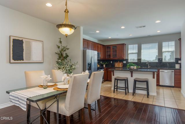 Detail Gallery Image 3 of 34 For 4545 via Del Sol, Camarillo,  CA 93012 - 3 Beds | 3/1 Baths