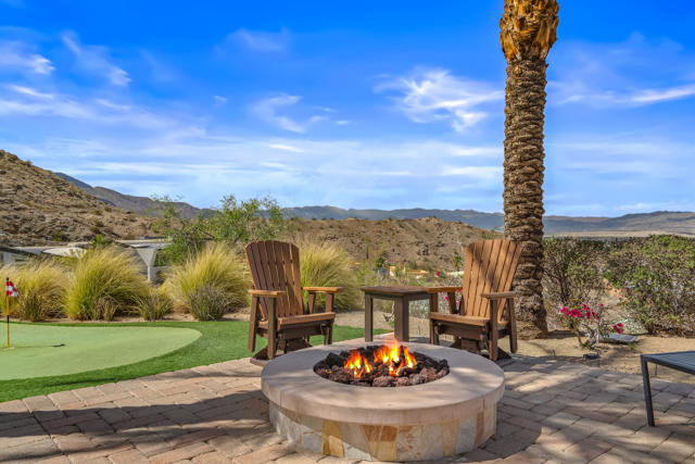 31 Hillcrest Drive, Rancho Mirage CA: https://media.crmls.org/mediaz/9f3c9bc6-c4ce-416b-bde4-8781306253d7.jpg