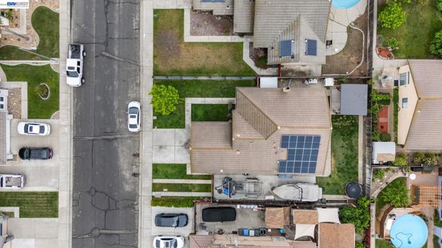 502 Chablis Way, Manteca CA: https://media.crmls.org/mediaz/9f3cebe8-d30f-4a0b-935e-2c19444426d8.jpg