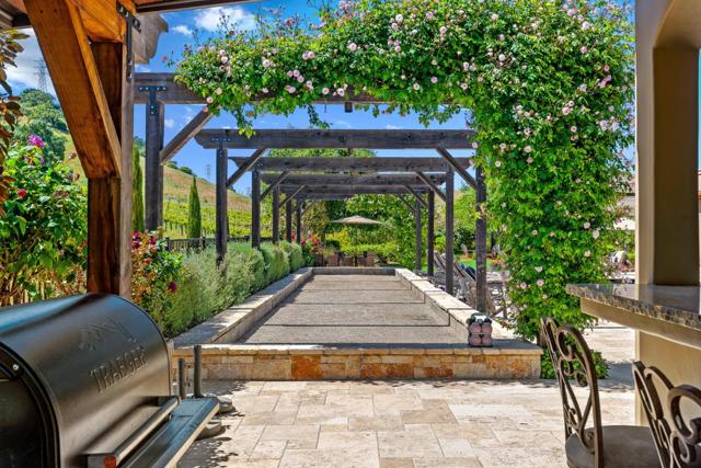 1405 Lakeview Court, San Martin CA: https://media.crmls.org/mediaz/9f3d8efc-0d69-4251-8a48-9e68c2386d2d.jpg