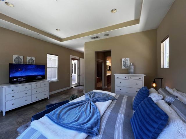 2344 Treadwell St, Livermore CA: https://media.crmls.org/mediaz/9f3deb07-19af-4333-8ed6-b98f75334de7.jpg
