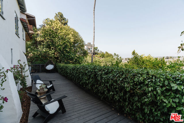 3744 Clayton Avenue, Los Angeles CA: https://media.crmls.org/mediaz/9f3ee2e1-fa2e-4125-9cfb-f60770f922d2.jpg