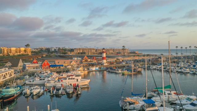 1200 N Harbor Drive, Oceanside CA: https://media.crmls.org/mediaz/9f3f43d4-a32d-464f-b383-44e2ef903ded.jpg