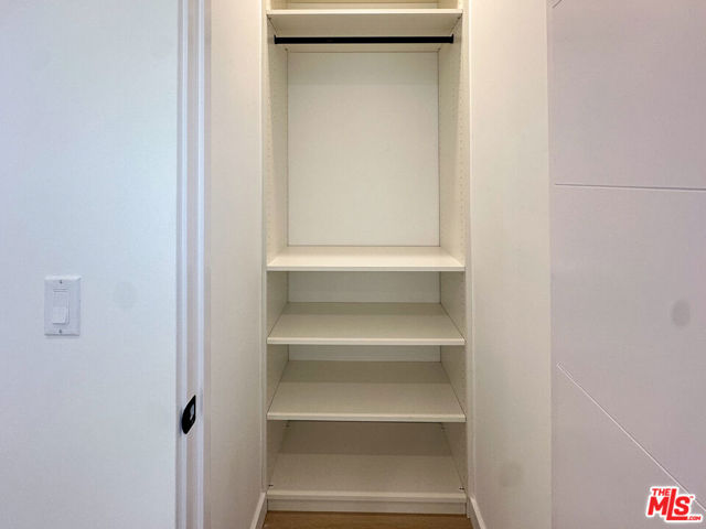 13843 Burbank Boulevard, Sherman Oaks CA: https://media.crmls.org/mediaz/9f3f5dc8-a685-4f73-bb2a-dd395bfb06d6.jpg