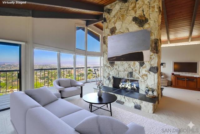 4742 Mount Helix Drive, La Mesa CA: https://media.crmls.org/mediaz/9f3fa6ac-ccbf-43db-b06f-9fd1ec706647.jpg