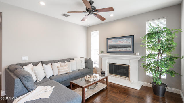 1796 Rock Spring Street, Newbury Park CA: https://media.crmls.org/mediaz/9f3fab11-e2a6-4530-816c-3a63ef188890.jpg