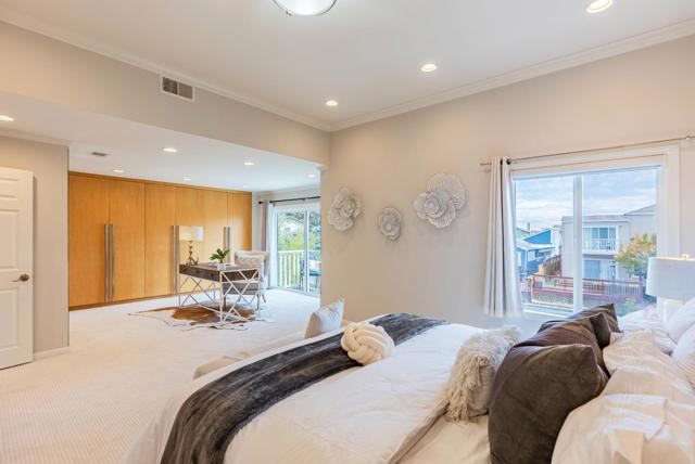 370 Sailfish, Foster City CA: https://media.crmls.org/mediaz/9f40feeb-6b48-473d-953d-9d30f35a2ec8.jpg
