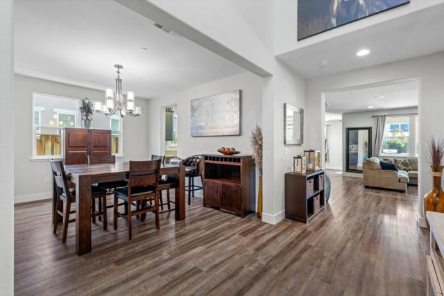 9850 Bobcat Court, Gilroy CA: https://media.crmls.org/mediaz/9f4135ca-16cc-4eca-8ed2-74575a388f7a.jpg