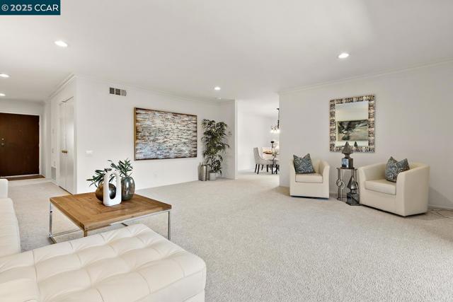 4033 Terra Granada Dr, Walnut Creek CA: https://media.crmls.org/mediaz/9f4277d3-1002-4fdf-b8d5-1678efa6bada.jpg