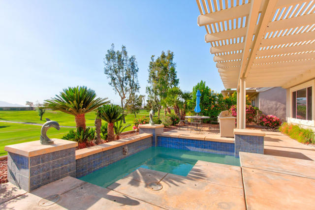 35677 Inverness Avenue, Palm Desert CA: https://media.crmls.org/mediaz/9f4298b2-9180-447b-8e2f-1ec47f01efda.jpg