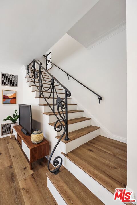 817 6th Street, Santa Monica CA: https://media.crmls.org/mediaz/9f429cfa-614b-4f07-b006-a2ddb429b7bf.jpg