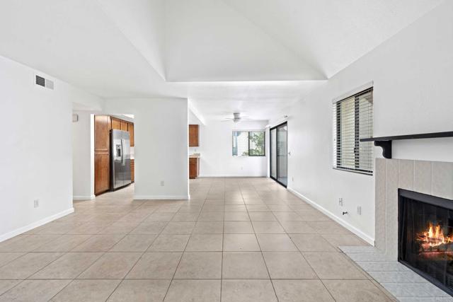 Detail Gallery Image 28 of 30 For 337 N Melrose Dr #E,  Vista,  CA 92083 - 2 Beds | 2 Baths