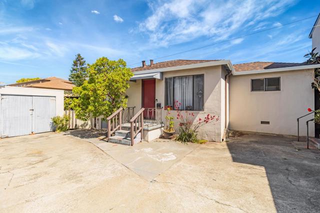 2643 Garfield Street, San Mateo CA: https://media.crmls.org/mediaz/9f438eac-d25a-478a-8c7b-9debd3fdd095.jpg
