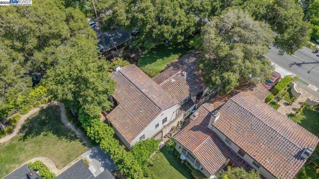 405 Kingsley Ave, Palo Alto CA: https://media.crmls.org/mediaz/9f43bcf7-196d-42a7-b13d-ed2d1a9e37ae.jpg