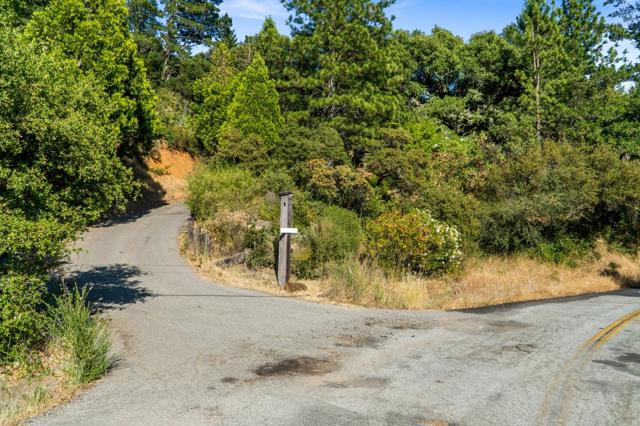 26025 Highland Way, Los Gatos CA: https://media.crmls.org/mediaz/9f443cfe-ecdf-40b6-833c-1d7fb6df433f.jpg