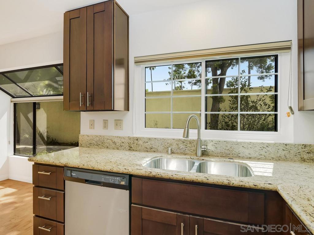 7301 Calle De Fuentes - photo 8