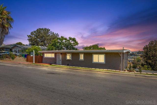 2035 Paradise St, San Diego CA: https://media.crmls.org/mediaz/9f451786-683d-4923-8374-e52cc924c6b8.jpg