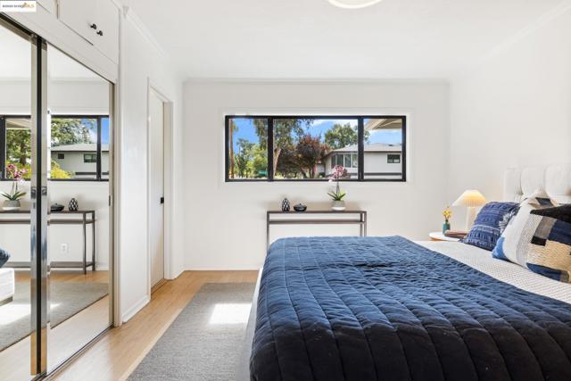 150 Santa Rita Dr, Walnut Creek CA: https://media.crmls.org/mediaz/9f45d60a-54ca-40e0-b7d6-f44af3f18357.jpg