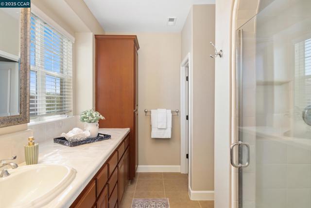 206 Glory Lily Ct, San Ramon CA: https://media.crmls.org/mediaz/9f46250c-d749-4af5-837b-715492a82fed.jpg