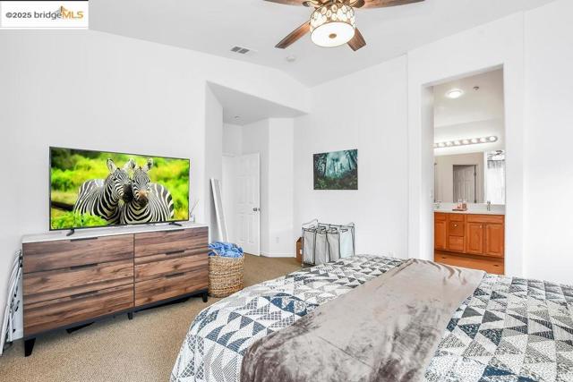 562 Douglas Drive, Brentwood CA: https://media.crmls.org/mediaz/9f4760cd-efac-4a81-ba0e-fe0f1a08d33a.jpg