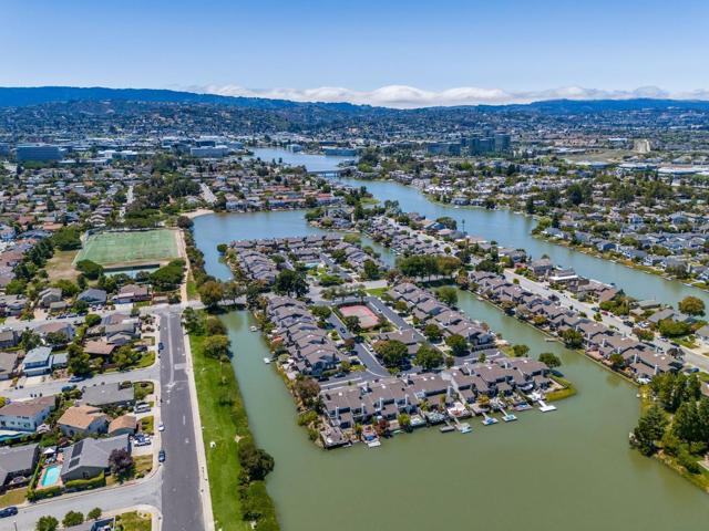 588 Marlin Court, Redwood City CA: https://media.crmls.org/mediaz/9f47be6e-da7c-4635-821a-5b008e2c398d.jpg
