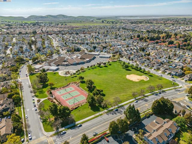 33537 Bardolph Cir, Fremont CA: https://media.crmls.org/mediaz/9f47d76d-34d5-408c-8735-e8435f14613d.jpg