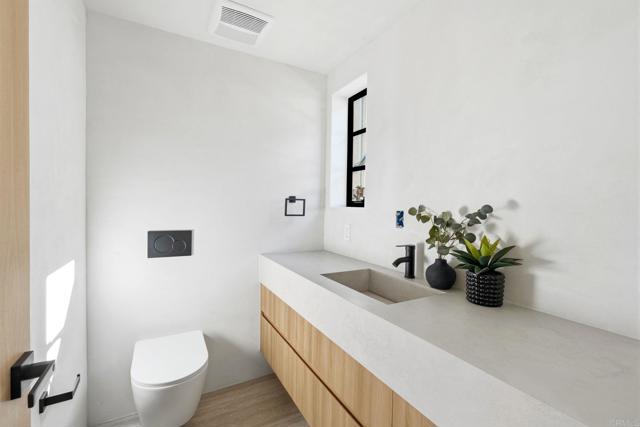 Detail Gallery Image 43 of 52 For 160 N Stanley Dr, Beverly Hills,  CA 90211 - 5 Beds | 5/1 Baths