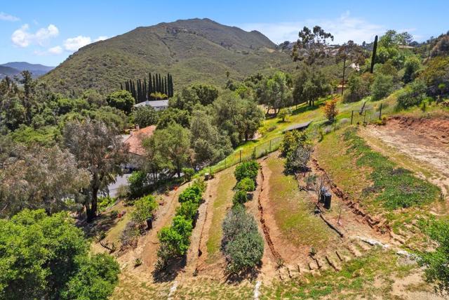 713 Quiet Hills Farm Road, Escondido CA: https://media.crmls.org/mediaz/9f48973f-632d-48a6-81a0-83cc4d3137a4.jpg