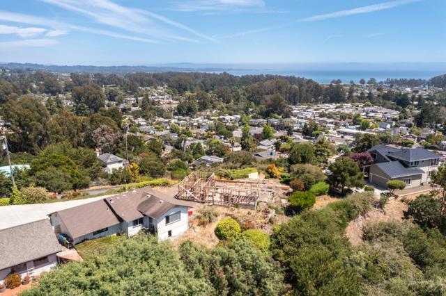 3300 Crestline Way, Soquel CA: https://media.crmls.org/mediaz/9f48d8dc-f08e-42d6-891e-c717fd75212b.jpg