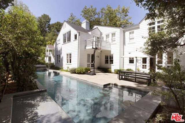 2121 Trently Lane,  CA: https://media.crmls.org/mediaz/9f49e3b0-fe69-4428-8b94-1a0c72e9685f.jpg