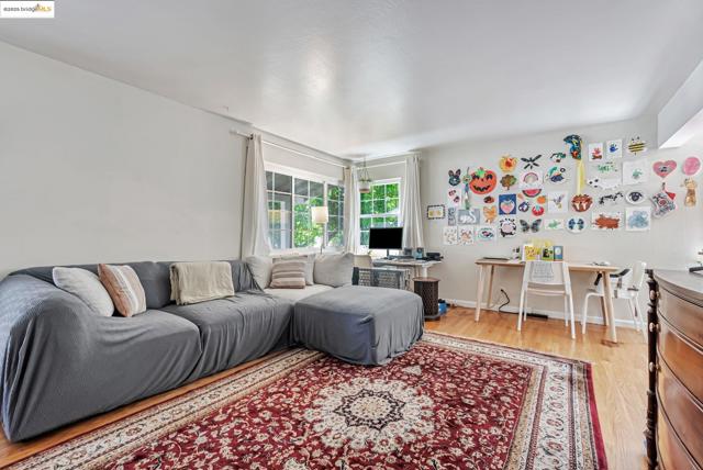 2050 Donald Dr, Moraga CA: https://media.crmls.org/mediaz/9f4a9dcc-a9c7-43c2-9f9e-16cb6c2cdf5b.jpg