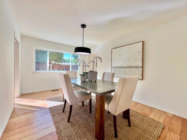 665 Towle Way, Palo Alto CA: https://media.crmls.org/mediaz/9f4ab656-7951-4493-928e-ddc14ec7a67d.jpg