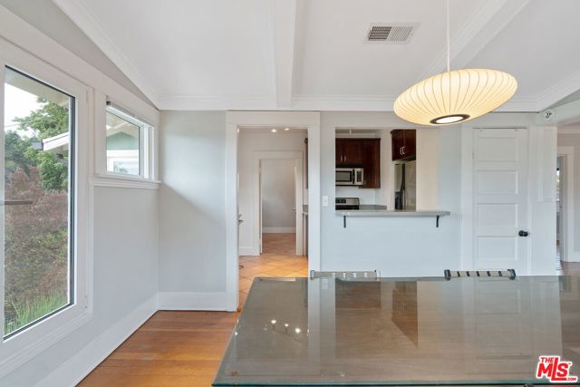 6163 Strickland Avenue, Los Angeles CA: https://media.crmls.org/mediaz/9f4abe81-af6c-4638-ab0a-6940aef101a6.jpg
