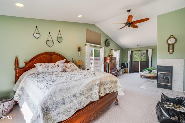 35135 Caprock Road, Santa Clarita CA: https://media.crmls.org/mediaz/9f4acd57-ff0e-44e7-95b7-cff77b3671b1.jpg