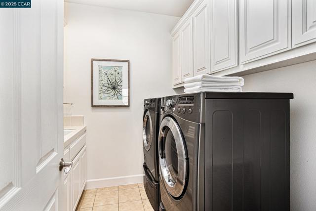 Image 32 of 50 For 203 Seacliff Way